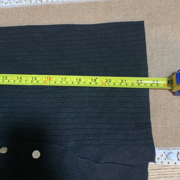 Soft and Warm Black knit skirt with matte gold buttons - Picture 8 of 9